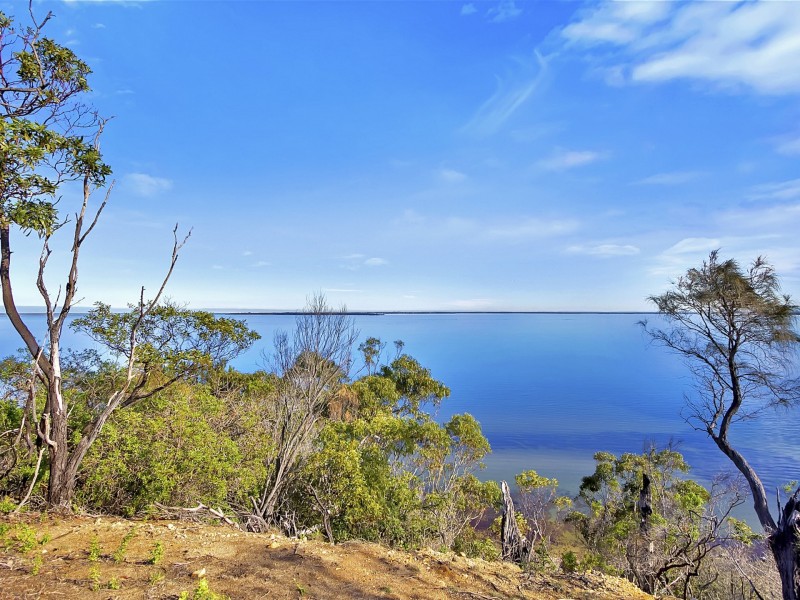 8 Lands End Grove, Metung VIC 3904