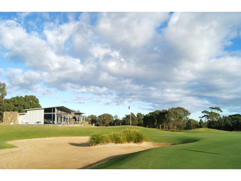 131 Kings Cove Boulevard, Metung VIC 3904