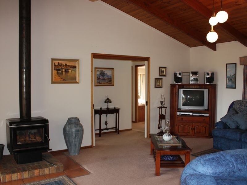 1 Highview Rise, Metung VIC 3904