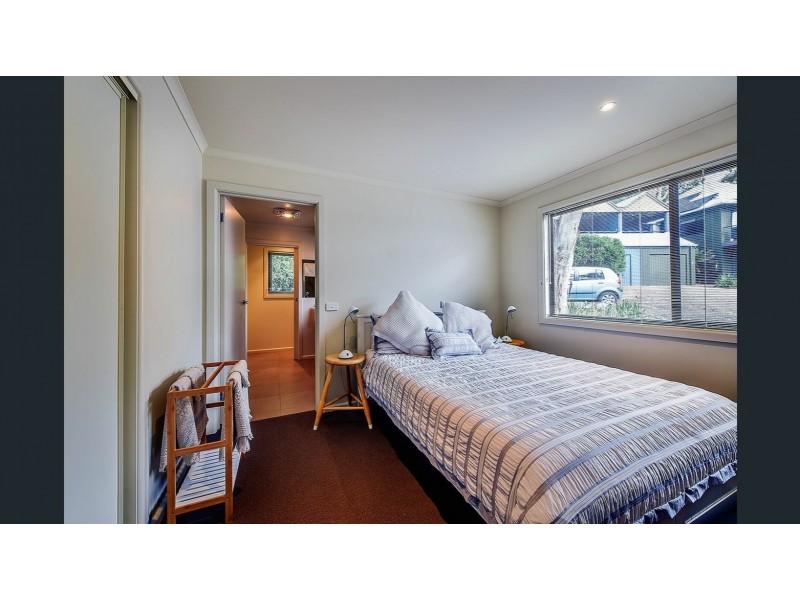 3/6 David Road, Metung VIC 3904
