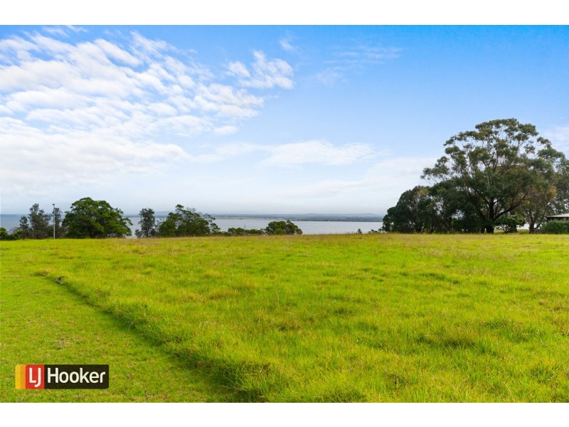 12 Peter Road, Metung VIC 3904