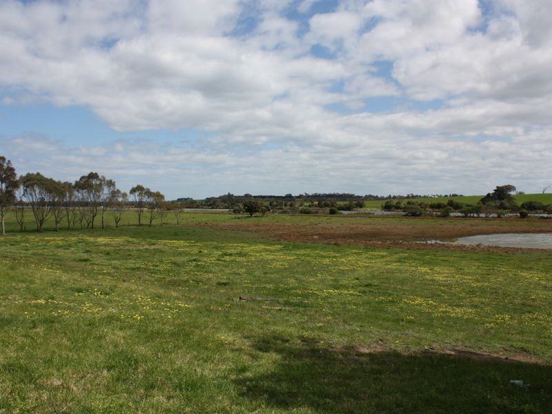 325 Punt Road, Metung VIC 3904