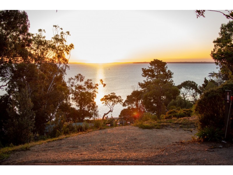 3 Moorhouse Street, Metung VIC 3904