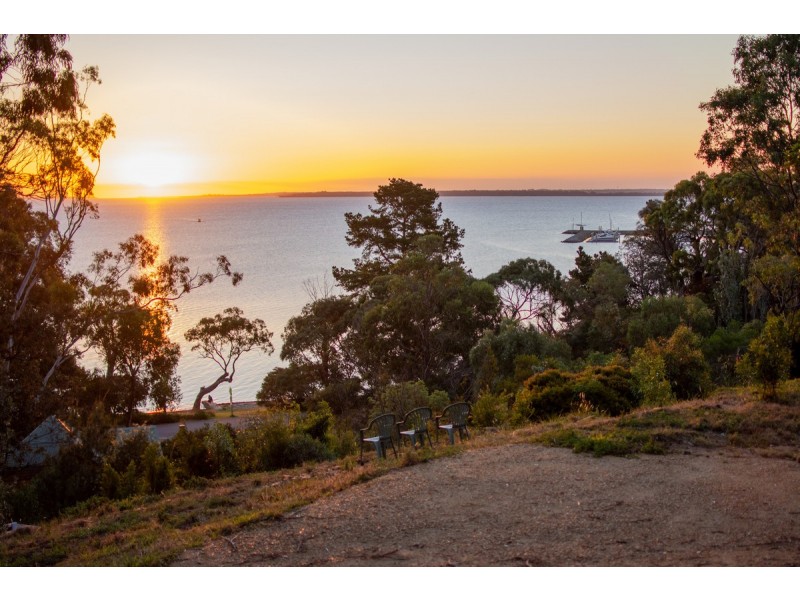 3 Moorhouse Street, Metung VIC 3904