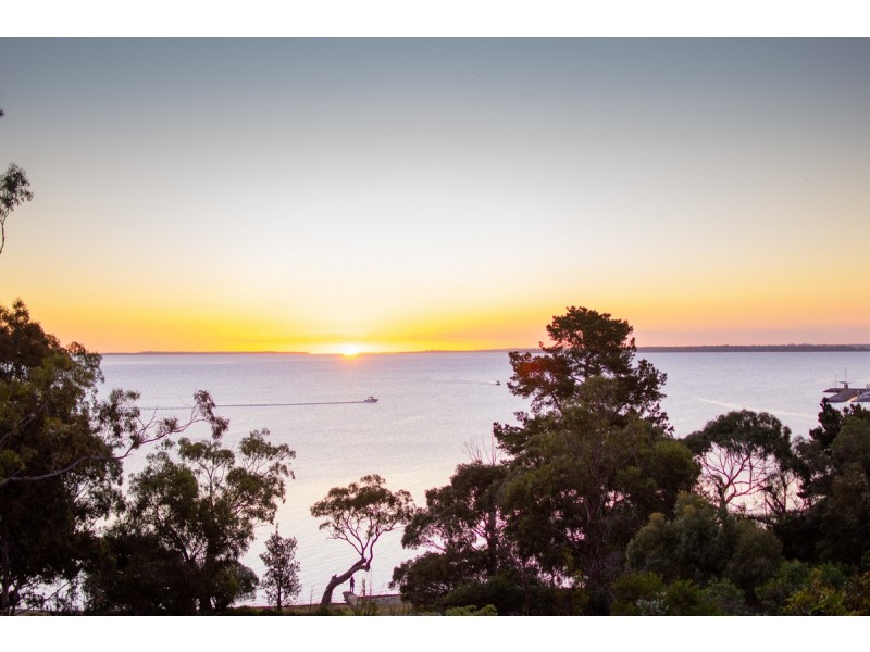 3 Moorhouse Street, Metung VIC 3904