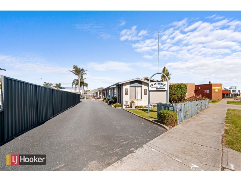 6 Roadknight Street, Lakes Entrance VIC 3909