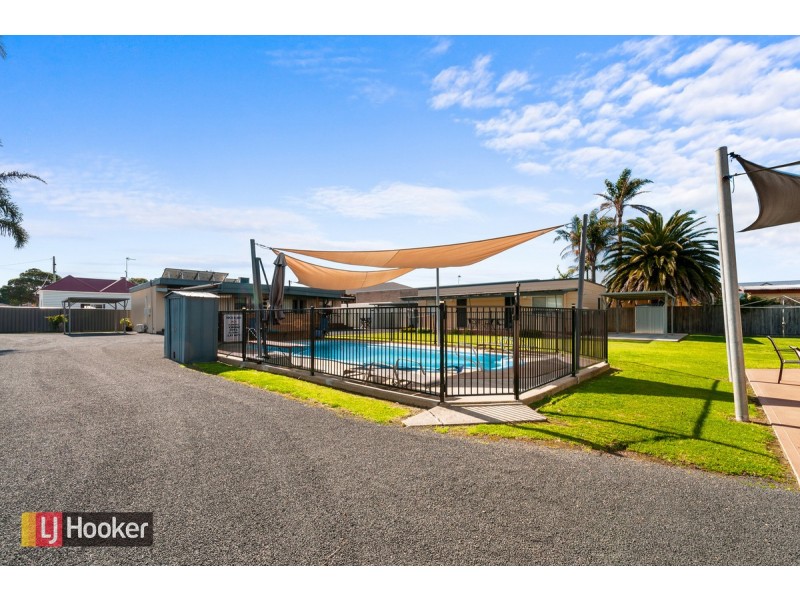 6 Roadknight Street, Lakes Entrance VIC 3909