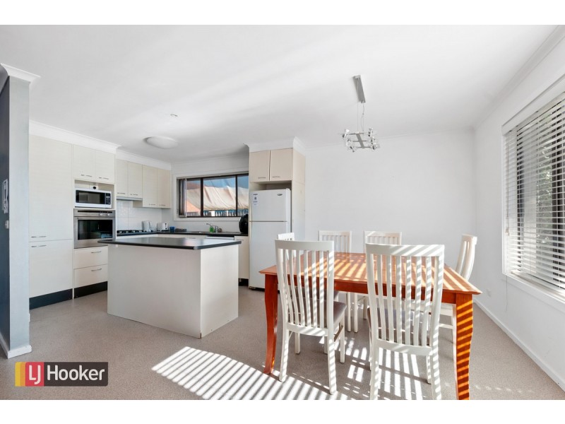 6 Roadknight Street, Lakes Entrance VIC 3909