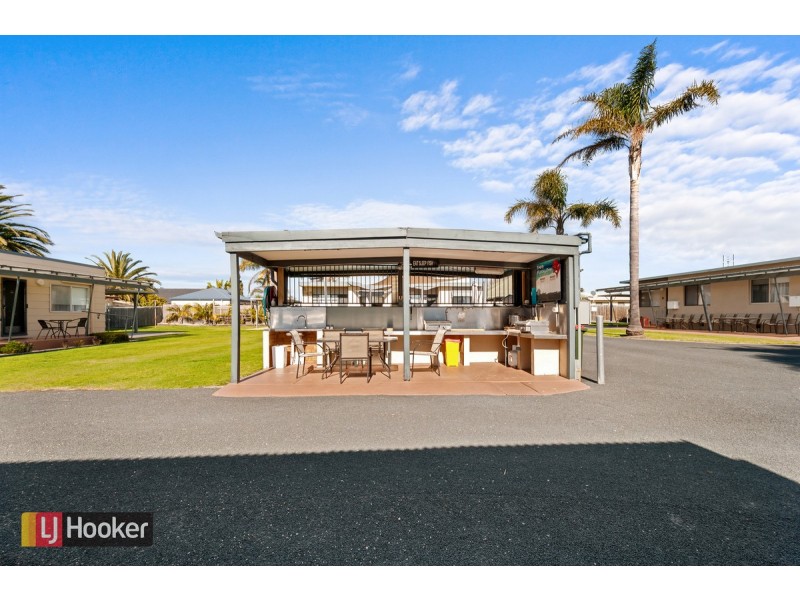 6 Roadknight Street, Lakes Entrance VIC 3909