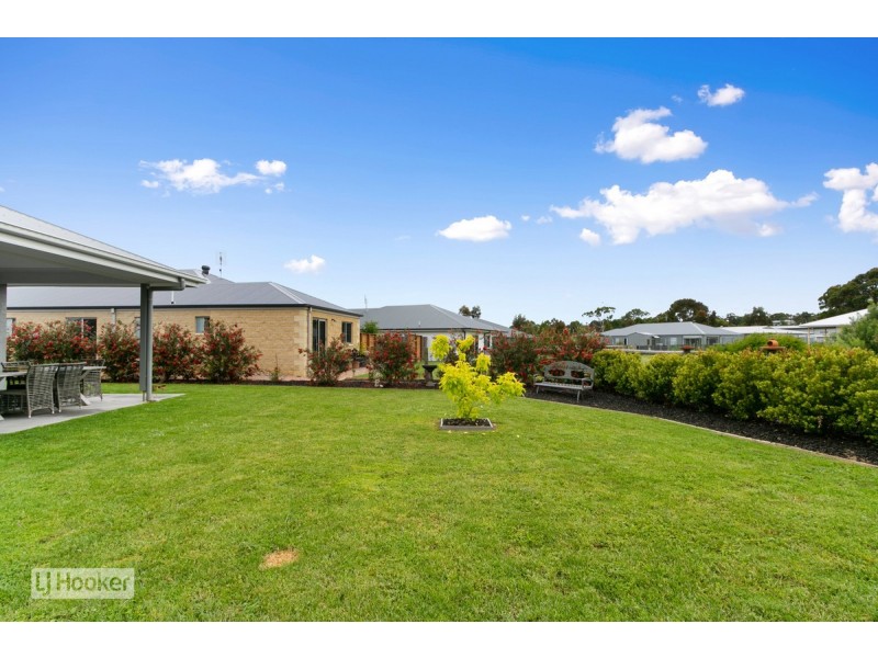147 Kingscove Boulevard, Metung VIC 3904