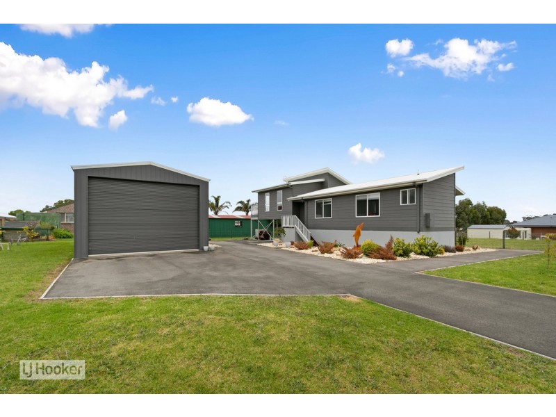 3 Falcon Grove, Metung VIC 3904