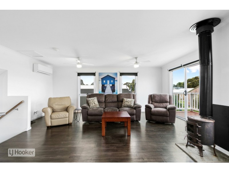 3 Falcon Grove, Metung VIC 3904