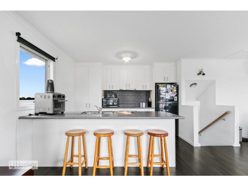 3 Falcon Grove, Metung VIC 3904