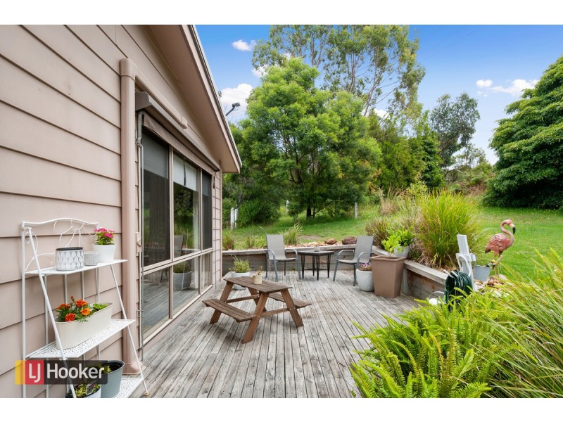 13 Bassett Road, Lakes Entrance VIC 3909