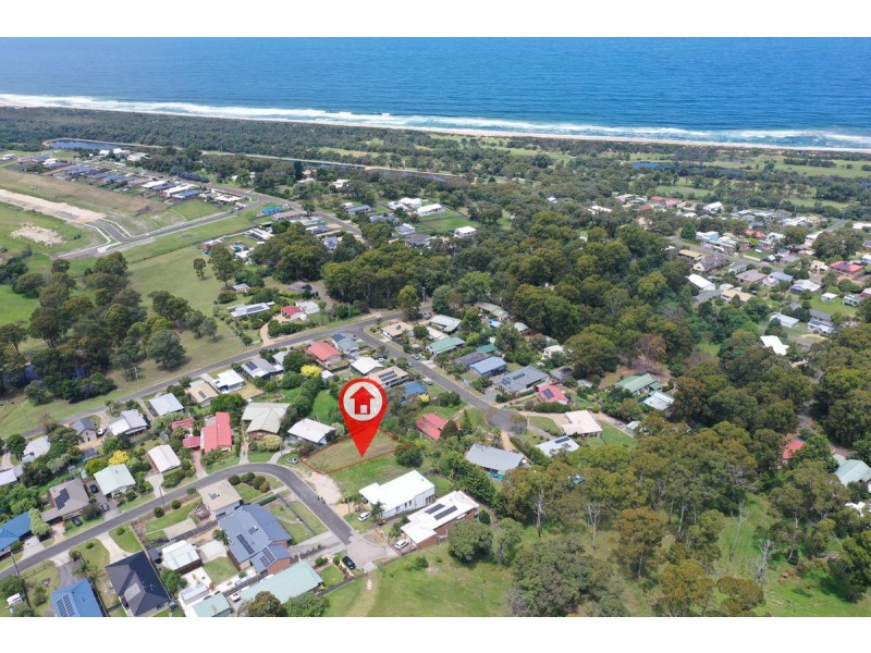 25 Ozone Crescent, Lakes Entrance VIC 3909