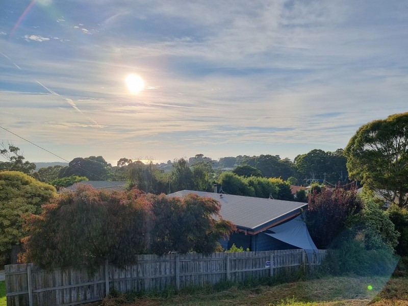 25 Ozone Crescent, Lakes Entrance VIC 3909