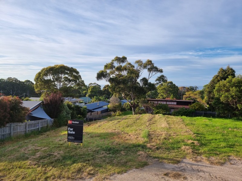 25 Ozone Crescent, Lakes Entrance VIC 3909