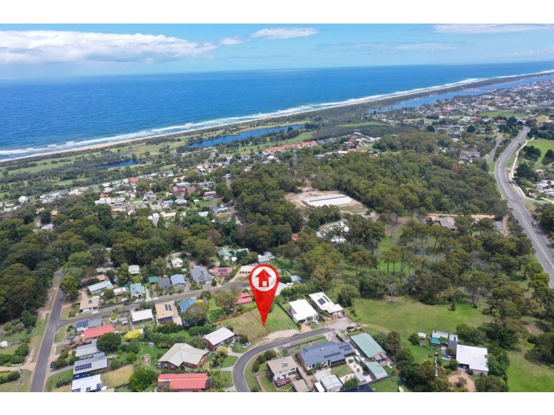 25 Ozone Crescent, Lakes Entrance VIC 3909