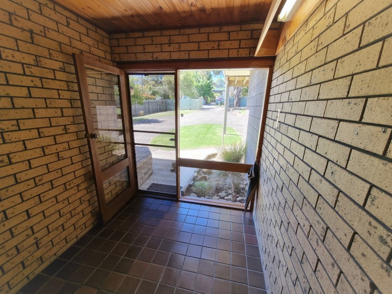 81 Capes Road, Lakes Entrance VIC 3909