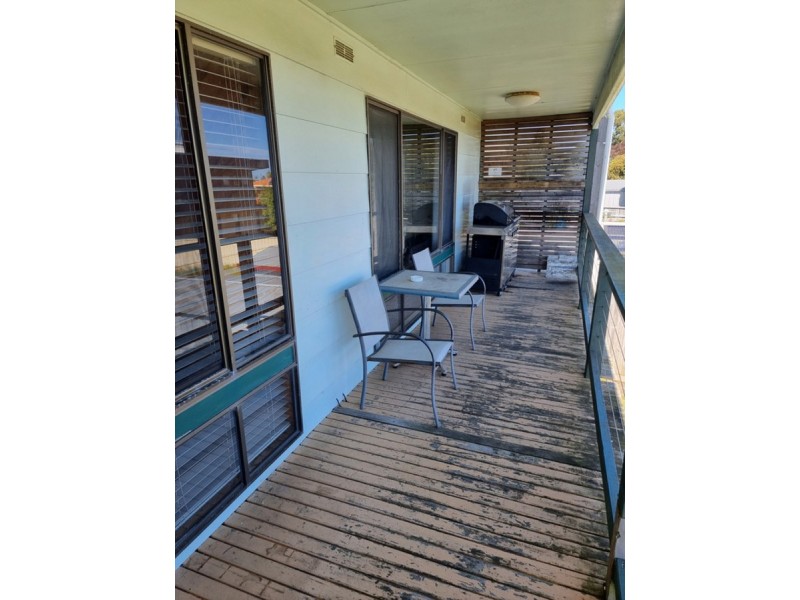 81 Capes Road, Lakes Entrance VIC 3909
