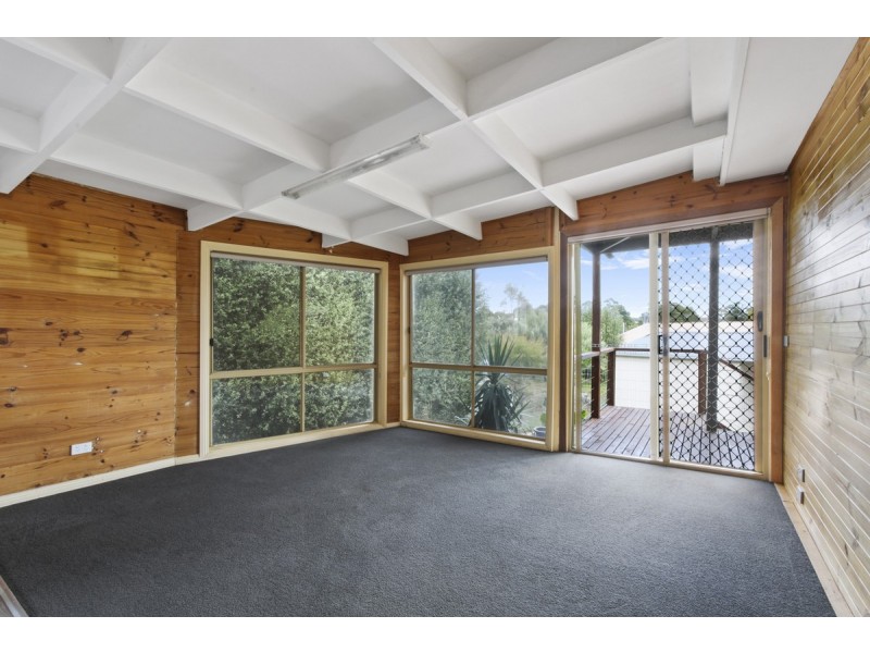 12 Neals Road, Metung VIC 3904
