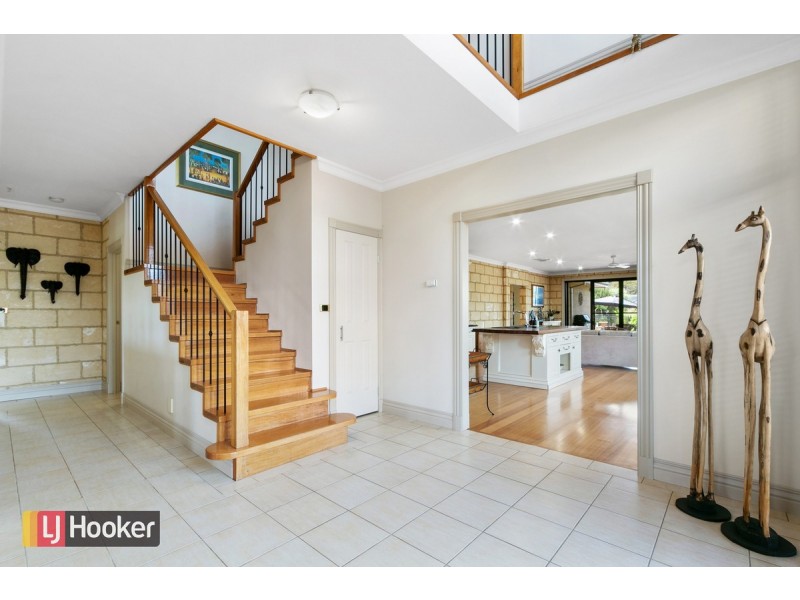 66 Roadknight Street, Lakes Entrance VIC 3909