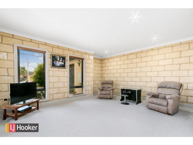 66 Roadknight Street, Lakes Entrance VIC 3909