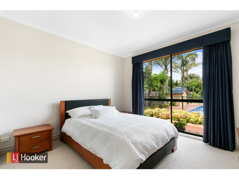 66 Roadknight Street, Lakes Entrance VIC 3909