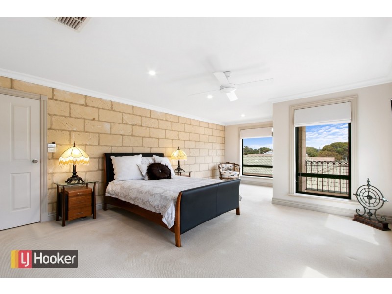66 Roadknight Street, Lakes Entrance VIC 3909