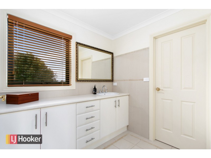 66 Roadknight Street, Lakes Entrance VIC 3909