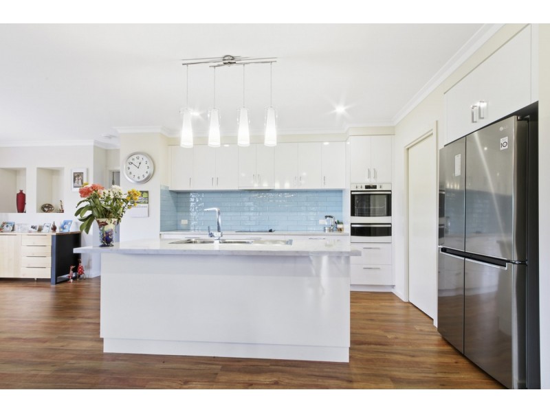 135 Kings Cove Boulevard, Metung VIC 3904