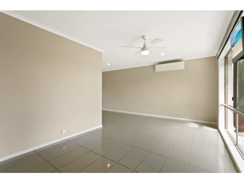 16 Ocean Court, Lakes Entrance VIC 3909