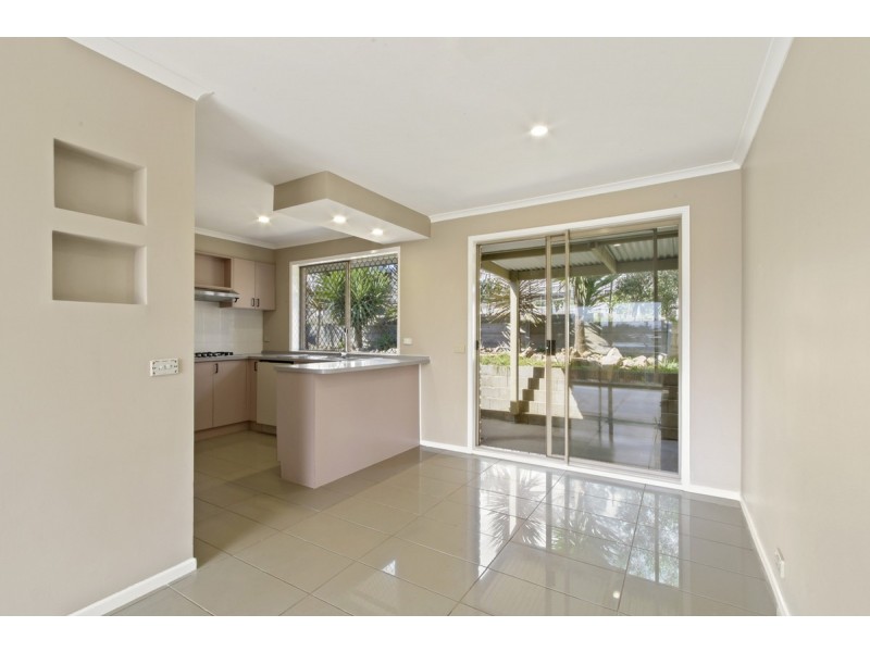 16 Ocean Court, Lakes Entrance VIC 3909