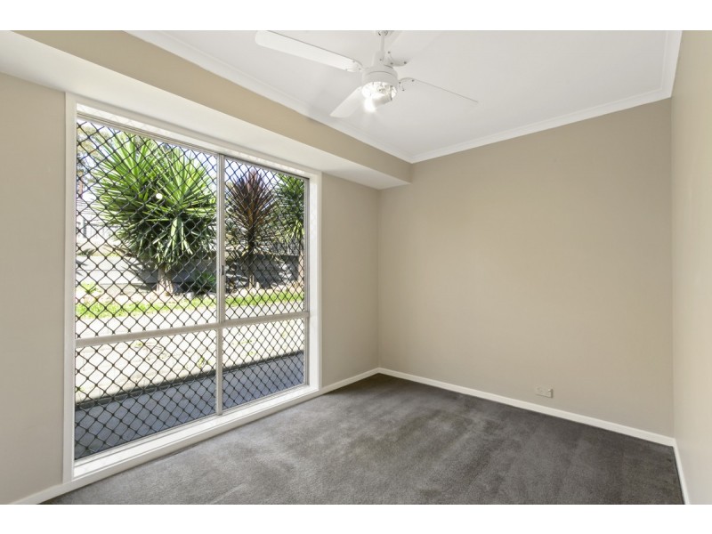16 Ocean Court, Lakes Entrance VIC 3909