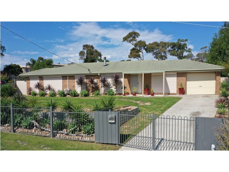 16 Ocean Court, Lakes Entrance VIC 3909