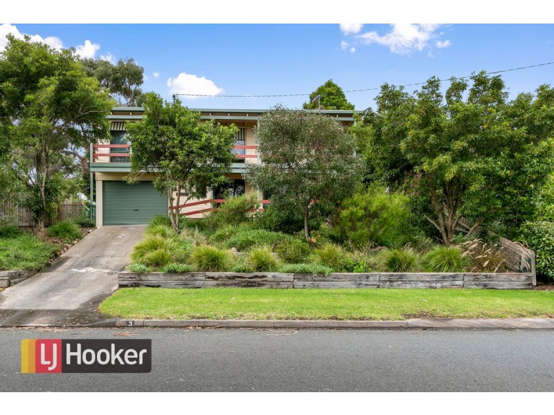 3 Uplands Avenue, Lakes Entrance VIC 3909