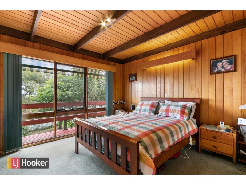 3 Uplands Avenue, Lakes Entrance VIC 3909