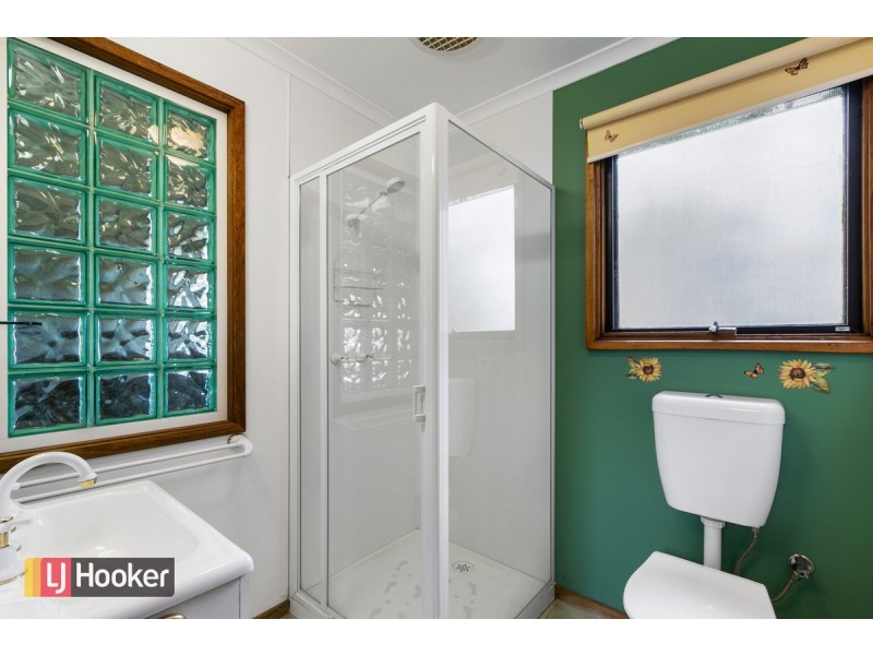 3 Uplands Avenue, Lakes Entrance VIC 3909