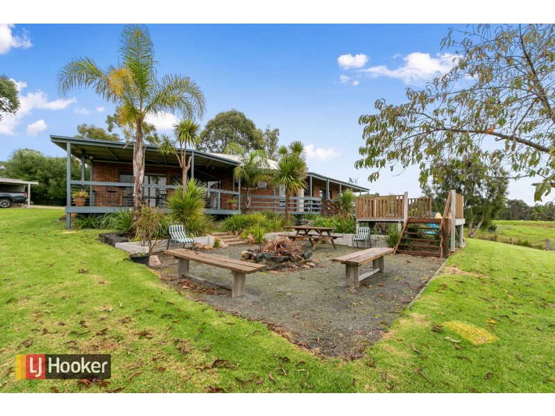 121 Albatross Road, Kalimna VIC 3909