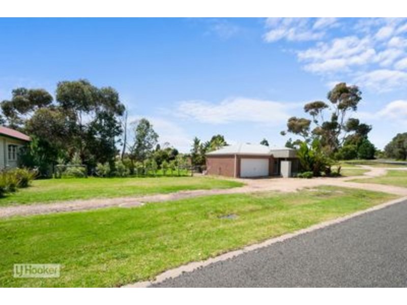 17 Peter Road, Metung VIC 3904