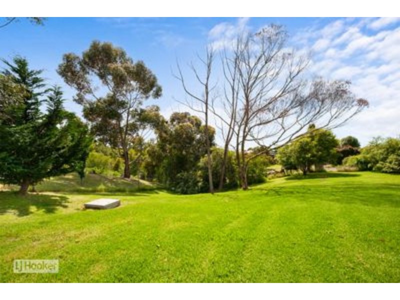 17 Peter Road, Metung VIC 3904