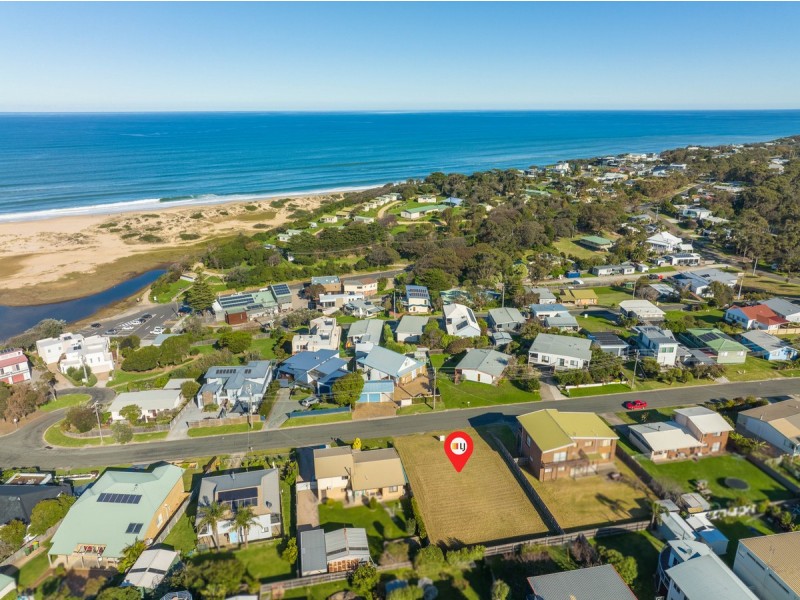 13 Skidale Close, Lake Tyers Beach VIC 3909