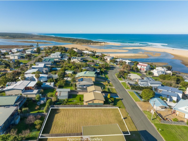 13 Skidale Close, Lake Tyers Beach VIC 3909