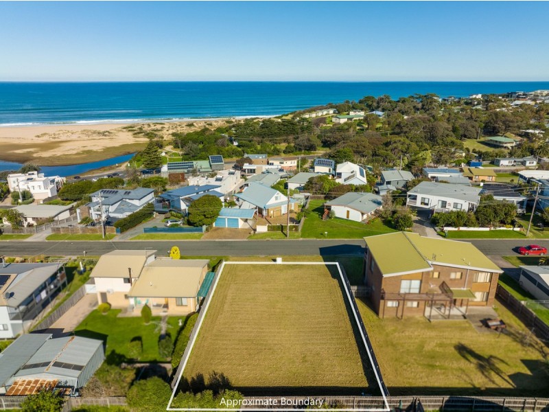 13 Skidale Close, Lake Tyers Beach VIC 3909
