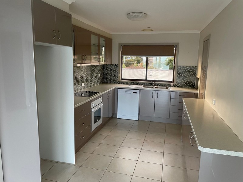 26 Abalone Avenue, Lakes Entrance VIC 3909