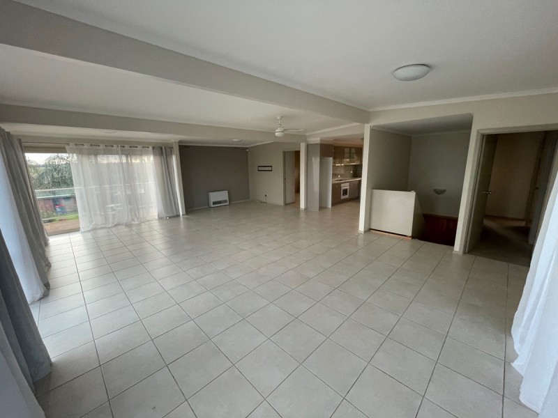 26 Abalone Avenue, Lakes Entrance VIC 3909