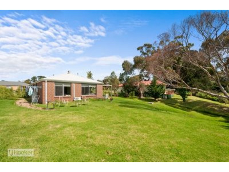 17 Peter Road, Metung VIC 3904