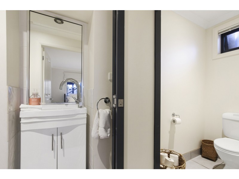 8 Grandview Road, Lakes Entrance VIC 3909