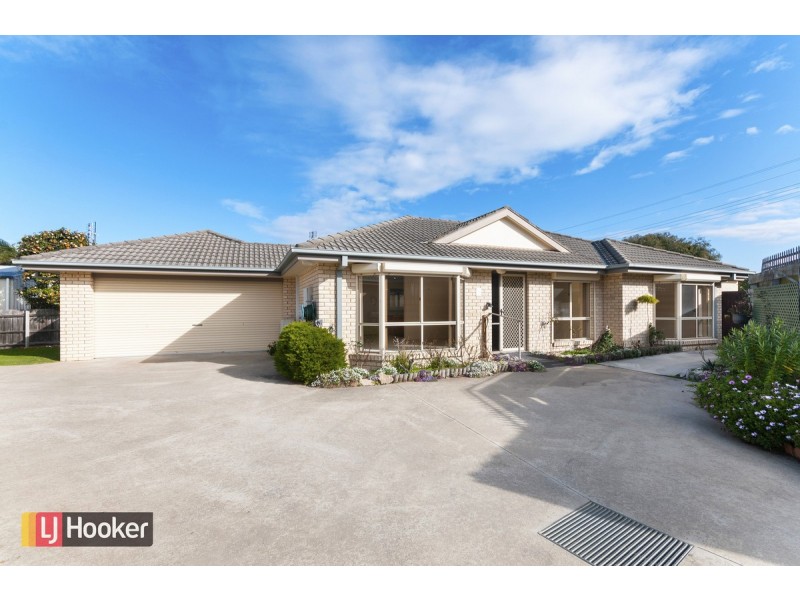 4/16 Roadknight Street, Lakes Entrance VIC 3909