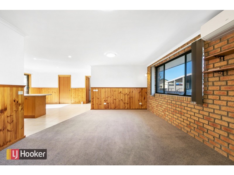 26 Carpenter Street, Lakes Entrance VIC 3909